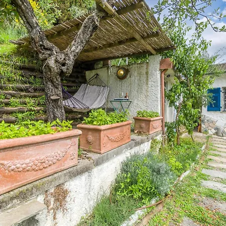 Vakantiehuis La Pescosa Isola (Liguria)